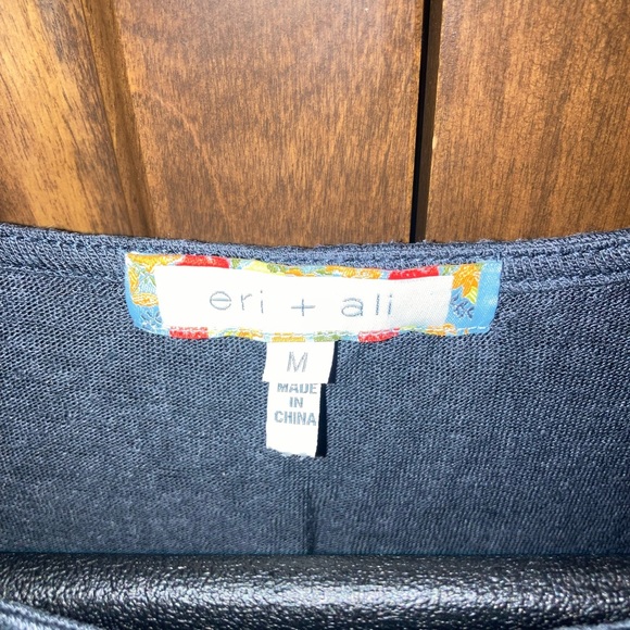 Cute feminine top Eri + Ali from Anthropologie size M - Picture 2 of 3